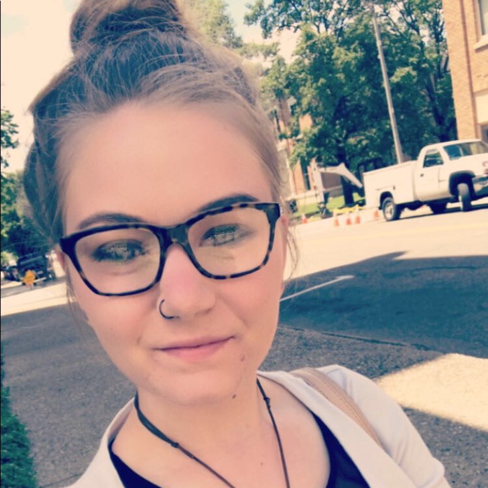 Meet your Posher, Megan